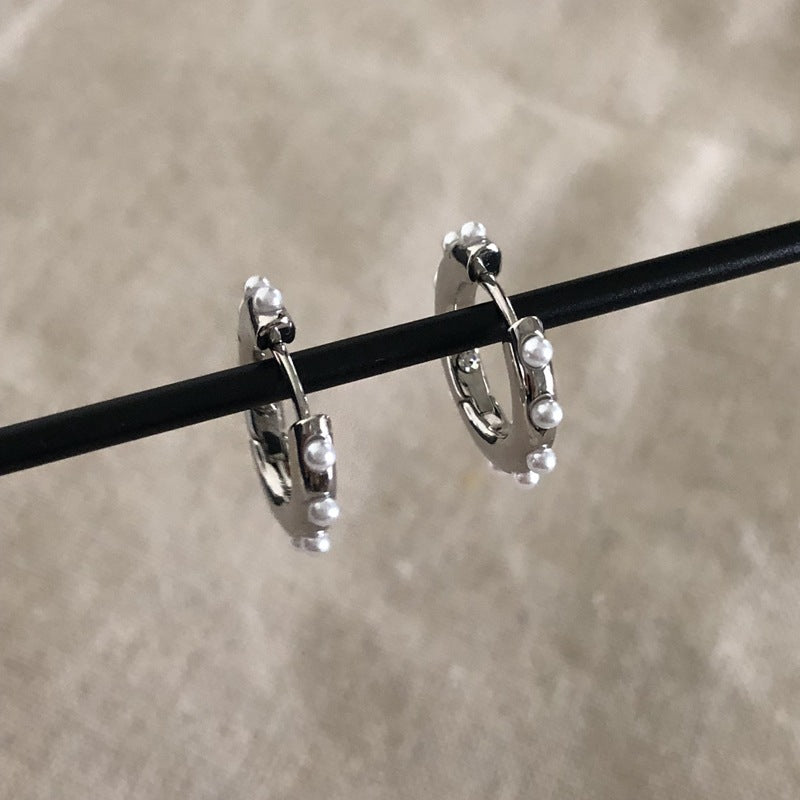 Pearl circle earrings